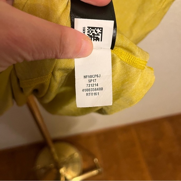 THE NORTH FACE ~ Women’s Athletic Yellow Short Sleeve Base Layer - Picture 7 of 7